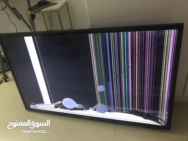 ‏تلفزيون ‏مكسورة الشاشة