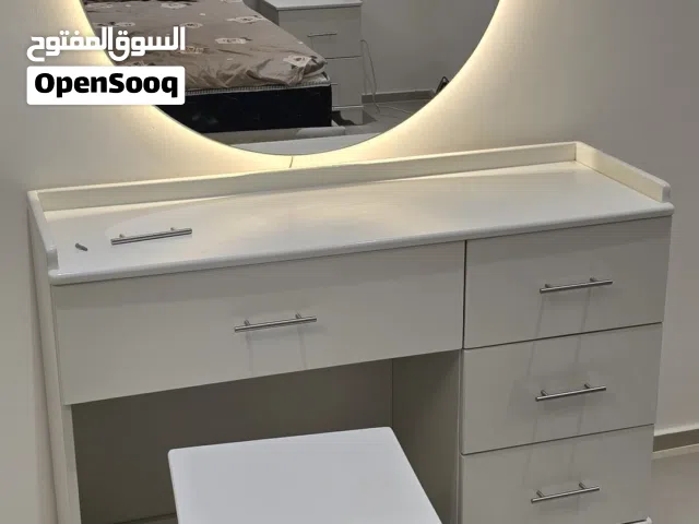 اثاث غرفة تسريحة 120 × 80 + كومودينة