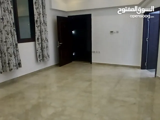 غرفه وصاله طابق ارضي مدخل خاص مدينه الرياض مقابل مدرسه الرياض 3200 شهرى