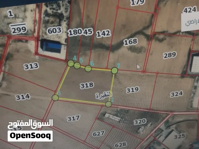 أرض صناعي في الموقر على 3 شوارع
