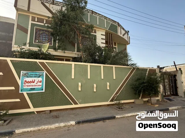 300 m2 More than 6 bedrooms Townhouse for Sale in Basra Al-Akawat