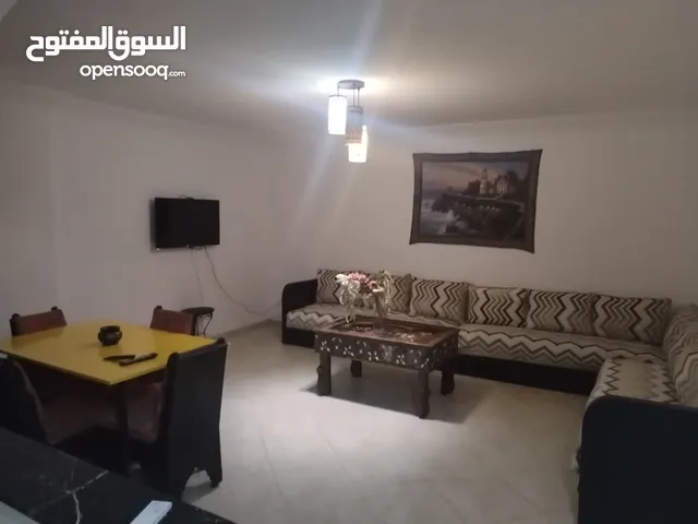 شقة دوبلكس مفروشه غرفتين وصاله مع جلسه خارجي بدون عموله