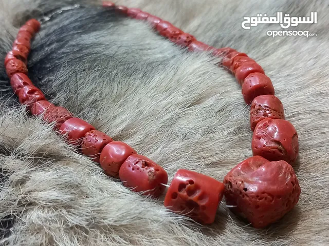 عقد مرجان حر انتيك