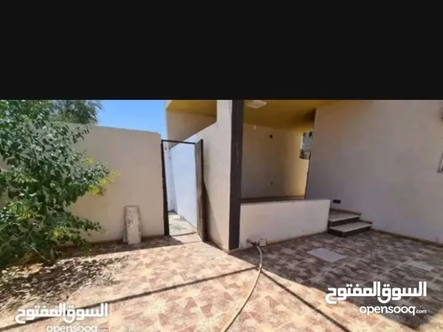 240 m2 More than 6 bedrooms Townhouse for Rent in Tripoli Ain Zara