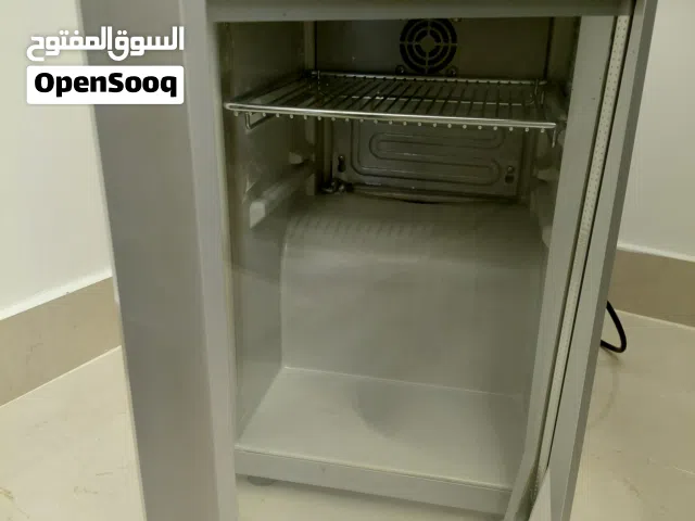 براد صغير للمكتب لغرفه النوم او الصالون