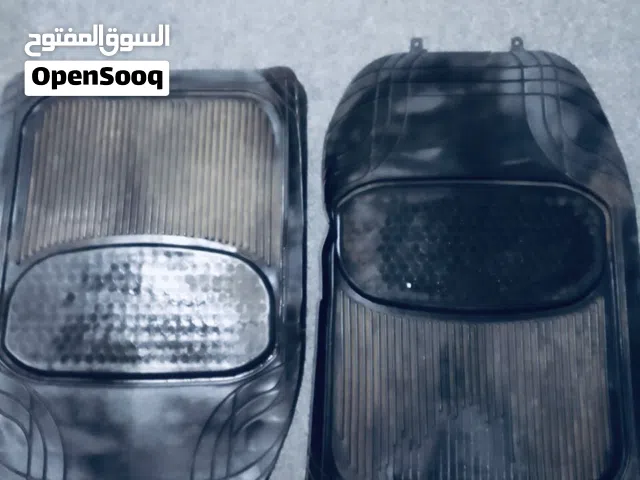 فرش سياره مستعمل مع ارضيات مستعمله بسعر مغري و مرتب