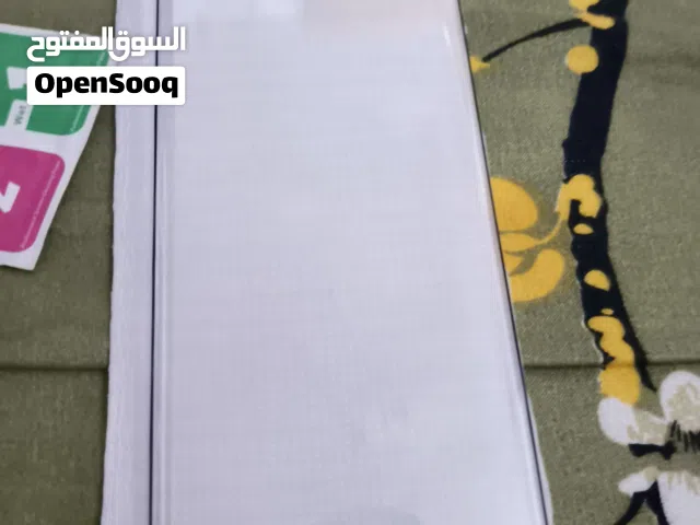 شاشات منحنيه