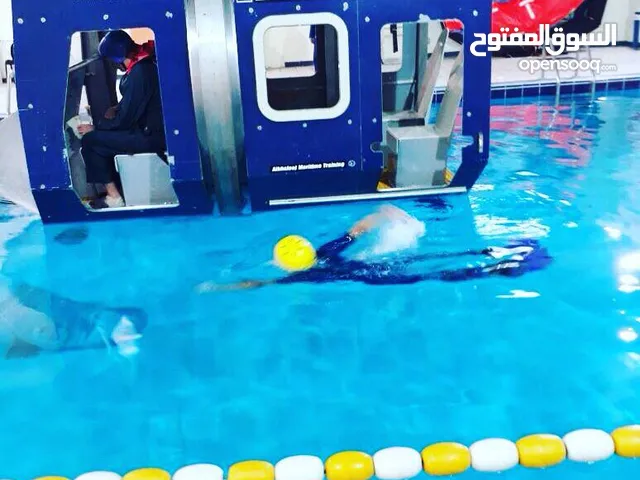 مدرب سباحه  swimming coach