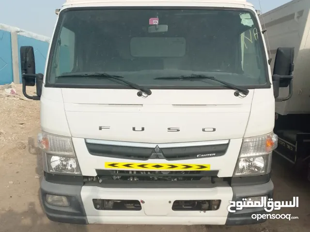للبيع سياره ميتسوبيشي كانتر فوسو عليها صندوق شحن موديل 2020