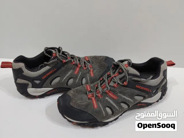 أحذية عالمية متخصصة للهايك والتسلق والرحلات الجبلية  best hiking shoes ..كل حذاء وله سعر خاص