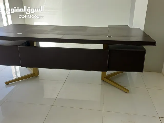 مكتب فاخر أغراض اخرى جدا ممتازه البيع لاعلى سوم