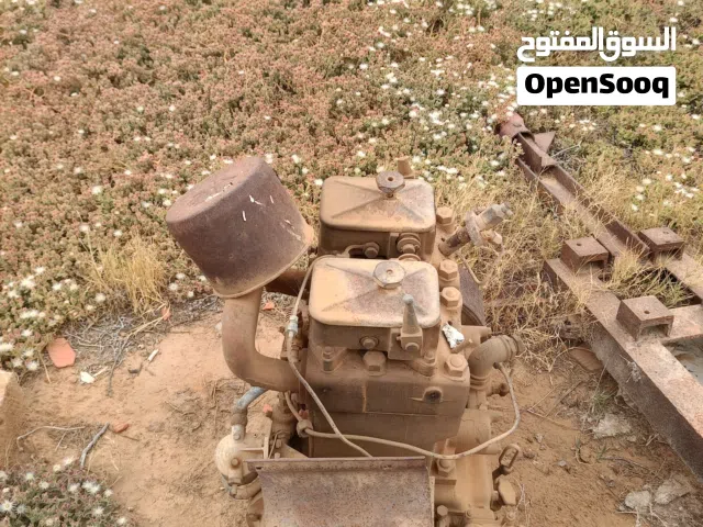 مولد 2بسطوني انقليزي لستر بيتر تبريد ماء توليع منويله يحتاج صيانه بسيطه حاله الدار