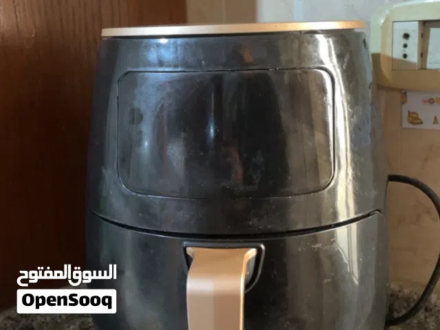 قلاية هوائية شركة SILVER CREST 3 لتر تقريبا مستعملة 25 دينار نهائي بدون مفاوضة