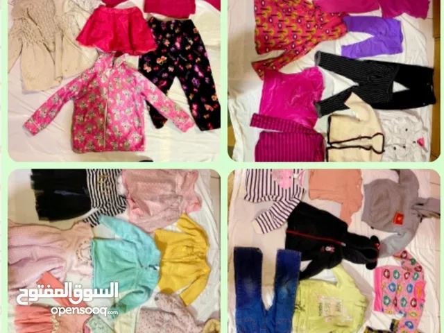 مجموعة ملابس بناتي مستعمله بحاله جيده ب 10 دنانير