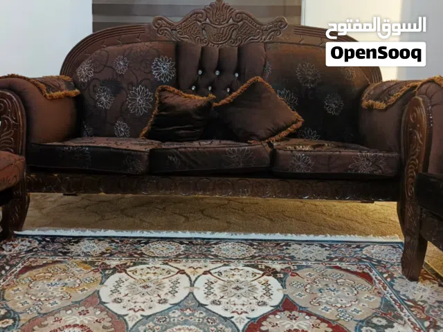طقم كنب ماشاء الله بس دهان ناقصه