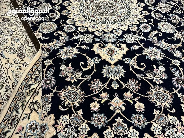 Persian handmade carpet سجادة ايراني مصنوعة يدوية