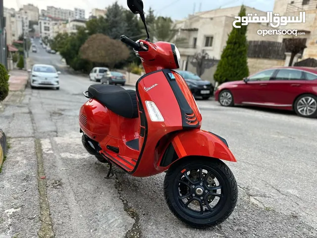 Vespa GTS Super 300