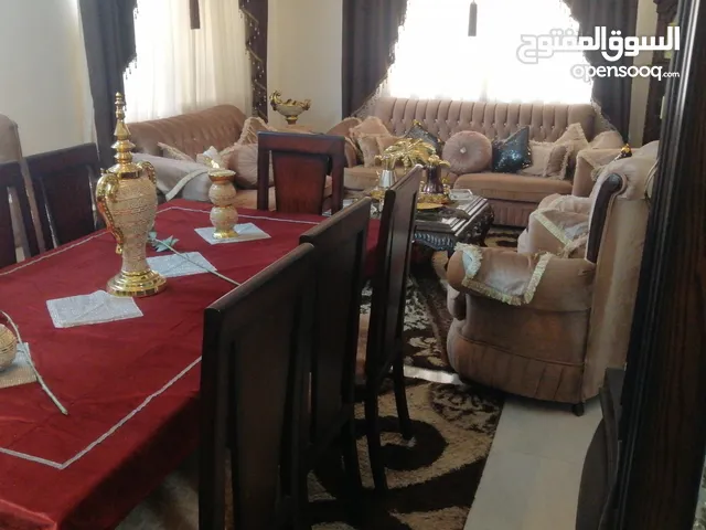 195 m2 More than 6 bedrooms Townhouse for Sale in Irbid Al Barha