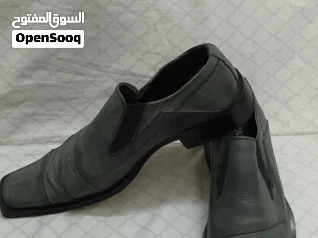 (Read the description) Authentic Italian Manzoni men's shoes, size 42. A very rare find in Iraq.