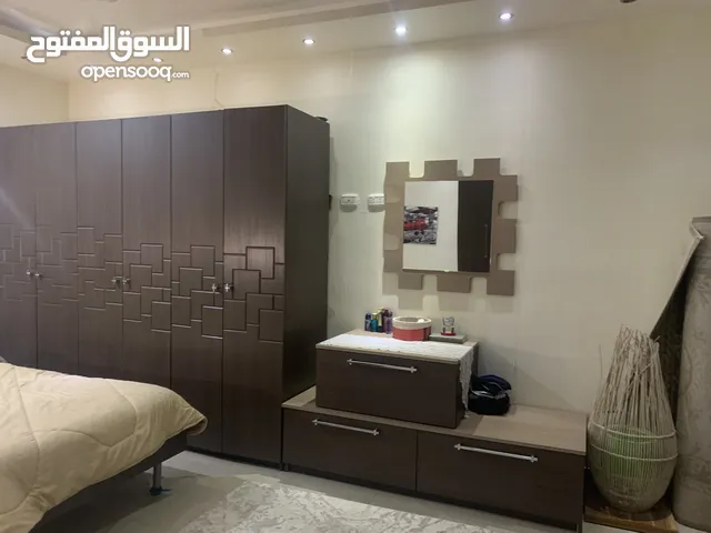 اثات مستعمل غرفتين كما موضح فالصوره