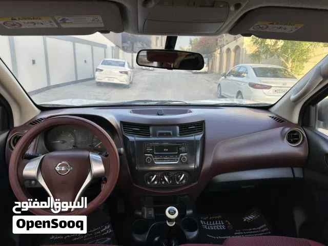2017 نيسان نافارا SE
