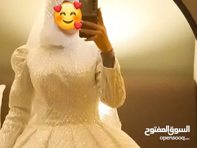 فستان عرس للبيع بحالة ممتازة