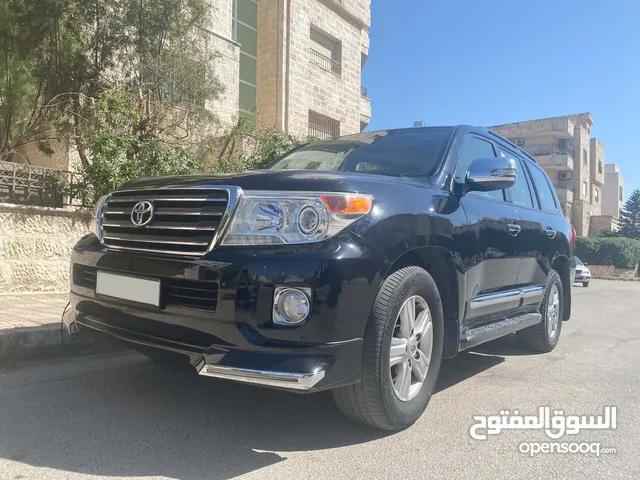 تويوتا لاندكروزر 2015 لون اسود V8 مالك اول فحص كامل ( 33,500 قابل للتفاوض )