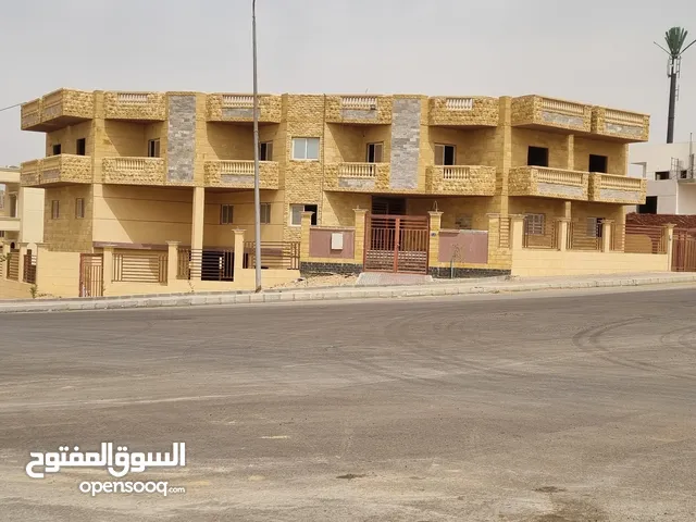 فرصه شقه ب مقدم 1400000 بالشروق1 الباقى بتسهيلات بحى فيلات بالقرب من الجامعه البريطانيه والخدمات