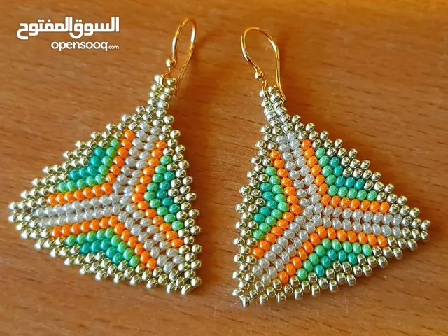 قرط مصنوع یدویا
