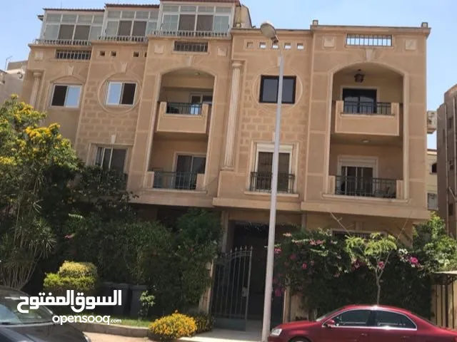 دوبلكس 440متر بالتجمع الخامس للبيع،بجوار الشويفات ، مطل على حديقة، تشطيب الترا لوكس، من المالك مباشر