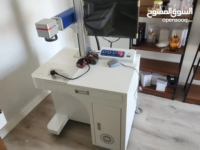 فايبر ليزر نقش وسم وكتابات الحرب وطباعة الصور بليزر بدقه عاليه ع جميع المعادن. أو الخشب
