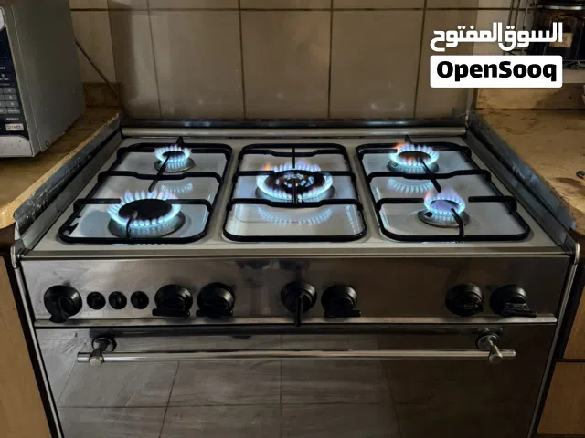 فرن غاز بحالة ممتازة
