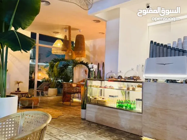 محل كوفي شوب قهوة مختصة للبيع مجهز بالكامل