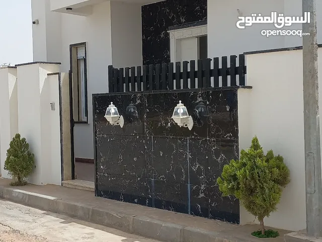 185 m2 5 Bedrooms Villa for Sale in Tripoli Ain Zara