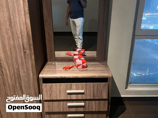 خزانه مع تسريحه وركنه