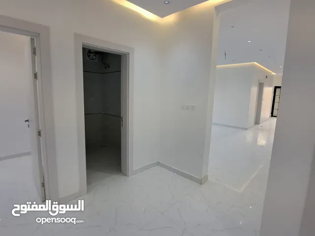 185 m2 More than 6 bedrooms Villa for Rent in Mecca Waly Al Ahd