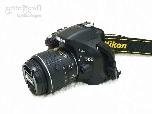 Nikon D5200 Camera with WiFi and VR Lens