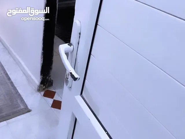 استديو للبيع في شارع ميزران