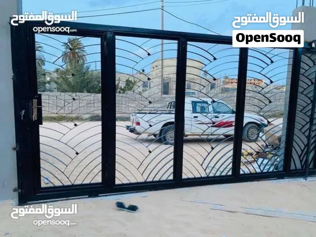 فني حدادة عامة صيانة ابواب و نوافد صيانة فورية تركيب اي قفل تركيب لافتات