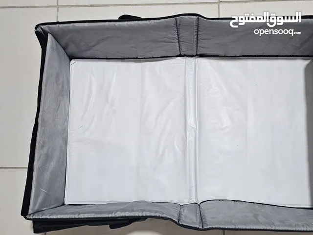 سرير سفر للأطفال الرضع أو سرير مخصص لتغيير الحفاضات في الخارج ملاحظة يوجد هدية مجانية عند الشراء