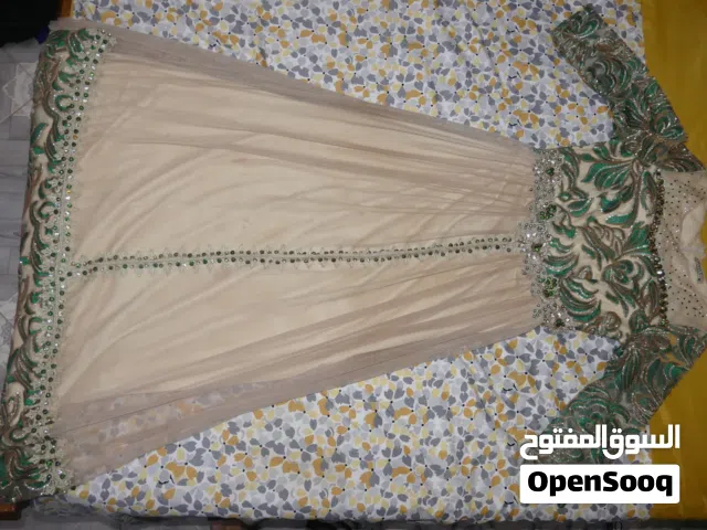 غوب قفطان للعزبات فقط ب(4500 دينار جزائري) لبسي و تفاخري يا الجميلة فنحن دوما نخدم الجيوب الجزائرية