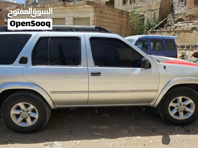 2003 نيسان باثفايندر Standard