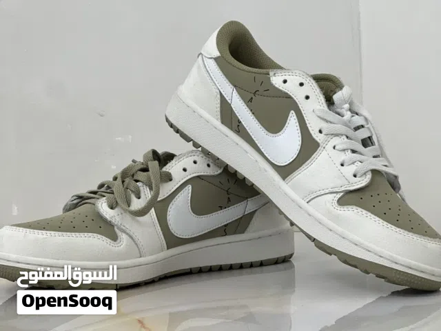 Travis Scott x air Jordan 1 low men’s