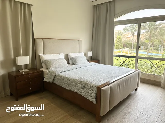 غرفة نوم من دون دولاب