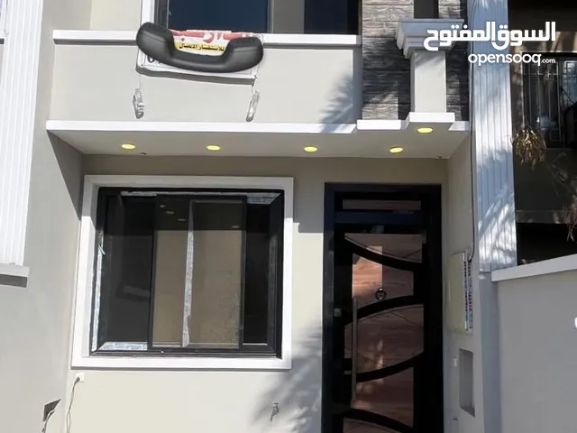 للبيع بيت واجهتين زنجيل مساحة 60 متر + تشجير