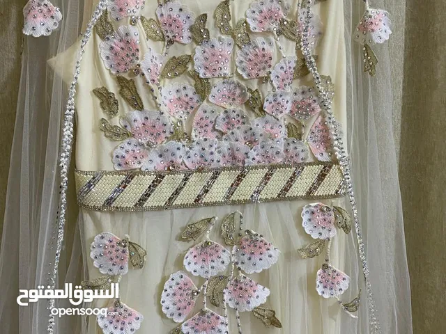 فستان اصلي من الامارات ينفع حق عقد قران