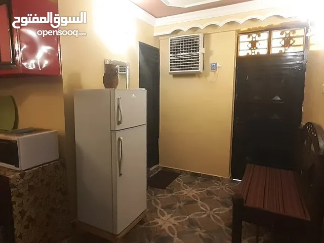 شقة مفروشة بامدرمان الثورة الحارة 7 للايجار. منطقة آمنة وقريبة من الزلط. من المالك مباشرة بدون وسطاء