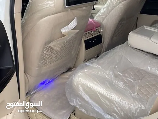 السيارة لاندكروز المودل 2020 الممشى 67 ممشى حقيقي البودي بلد مكينة على الشرط القير اوتماتيك السي