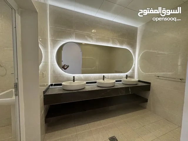 200 m2 3 Bedrooms Apartments for Sale in Abu Dhabi Madinat Al Riyad