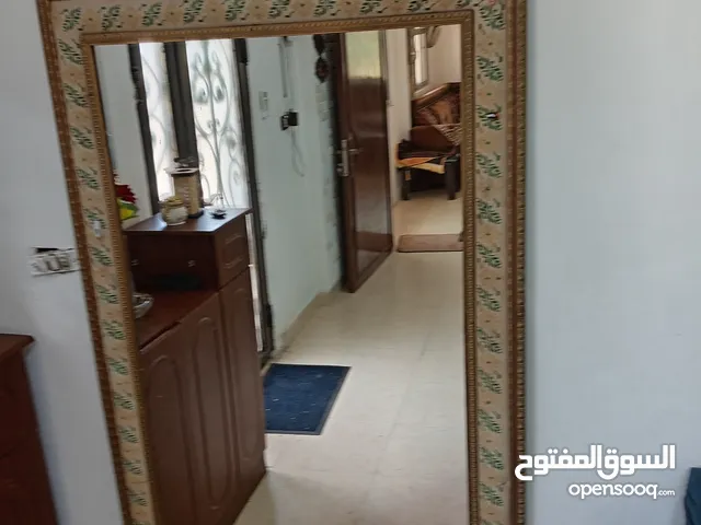 مرايا مطرزه حجم كبير لون اخضر تطريز يدوي بحاله ممتازه للبيع المستعجل